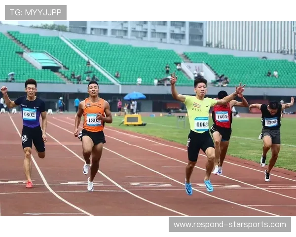 东京奥运会百米赛场风云再起，中国短跑新星刷新纪录引热议